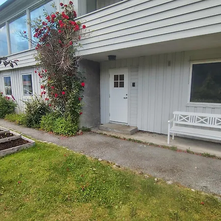 U Maxa , Cale Mieszkanie Na Wylacznosc Sogndal