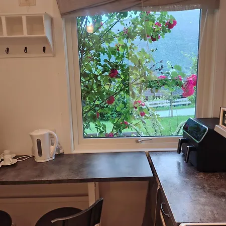 U Maxa , Cale Mieszkanie Na Wylacznosc Sogndal
